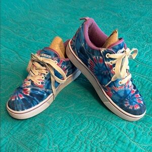Heelys  Blue and Pink Tie Dye Sneakers